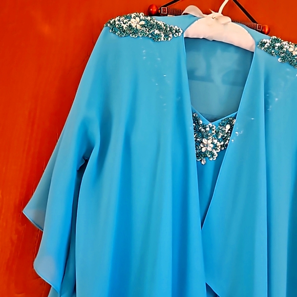 Formal high-low dress and cape - Picture 1 of 1